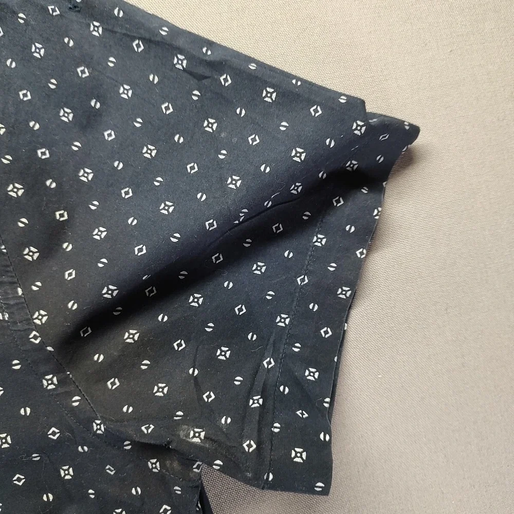 Banana Republic Men's Blue Dress Shirt Size Large Short‎ Sleeve